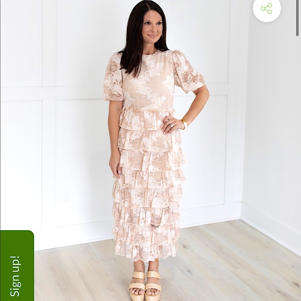 En Saison tiered lace dress